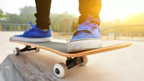 The best-selling course for beginners. Learn how to skateboard