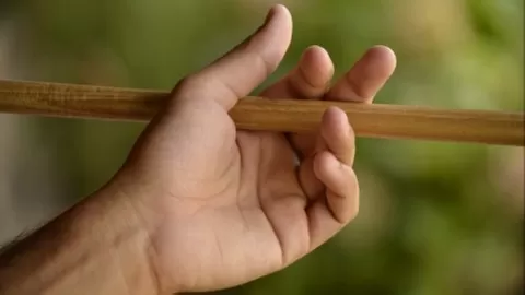Discover a new method on how to develop your hand technique. Learn how to play drums step by step and from scratch!