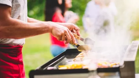 Are you looking for fun and exciting things to do with your friends and family? How about cooking outside your home?