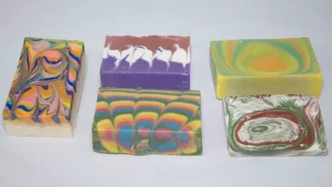 How to make soap using swirling techniques to create dramatic and stunning looking soaps - tips and tricks for success