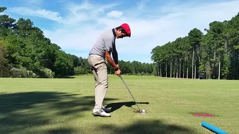 An extremely simple and body-friendly way to swing the golf club based on the concrete laws of physics and geometry.