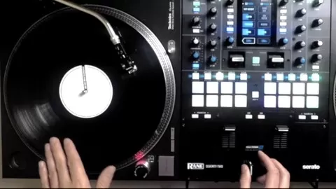Learn scratching with professional Dj