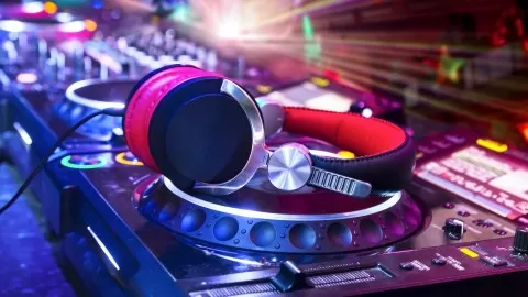 Learn how to live your music dreams from the world's #1 Music Coach & take your music career to the next level