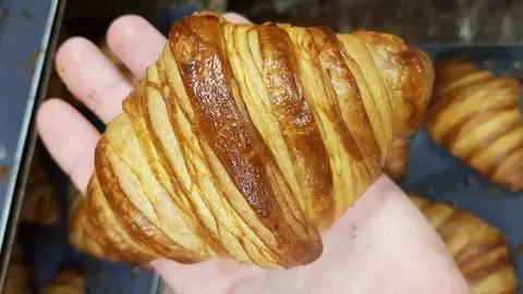 The complete guide about the Croissants home baking