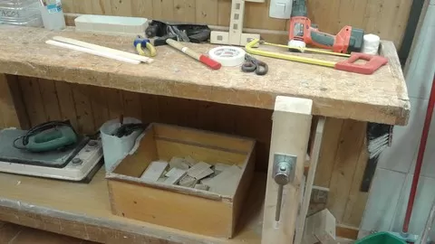 Woodmaker-Woodworking. Build your own carpenters workbench