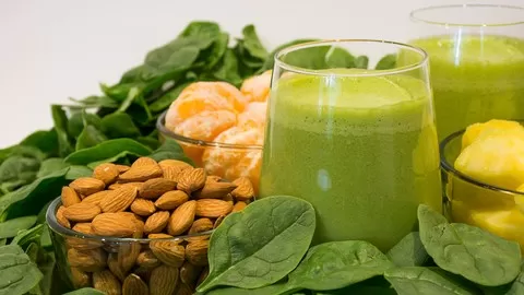 Learn how to make simple and ultra-healthy green smoothies to optimize your health and weight