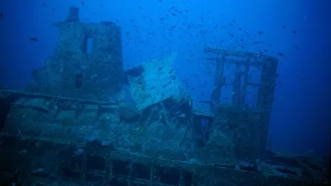 Deep diving physics and physiology.Deep diving planning and practice.
