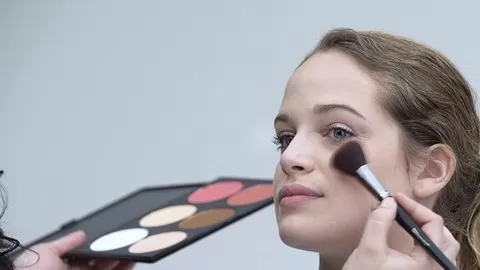 Essential makeup techniques and amazing looks