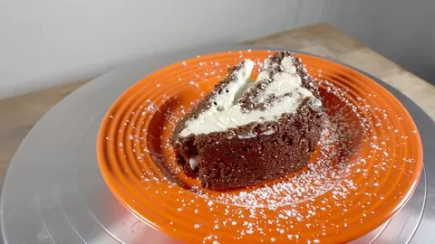 Master the art of Keto baking using techniques used on BlueMoonBaking’s beloved Low Carb Chocolate Roll Cake!