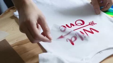Learn how to create vinyl printed t-shirts from the very beginning
