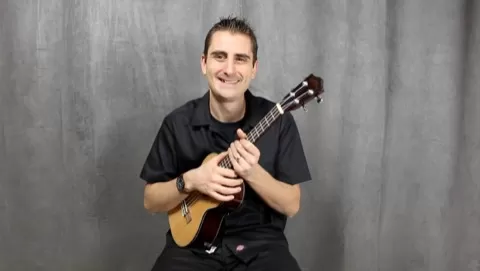 Hello and welcome to this beginner ukulele course!