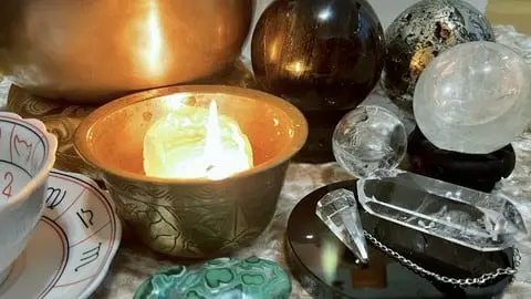 A complete guide to Divination Scrying. Learn to use Ancient and Modern Methods of Scrying
