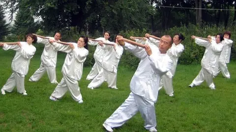 A traditional good way to strengthen the winding skill of Tai Chi