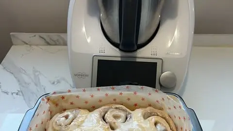 Learn to cook Cinnamon Rolls using Thermomix! Use your cooking robot to its fullest!